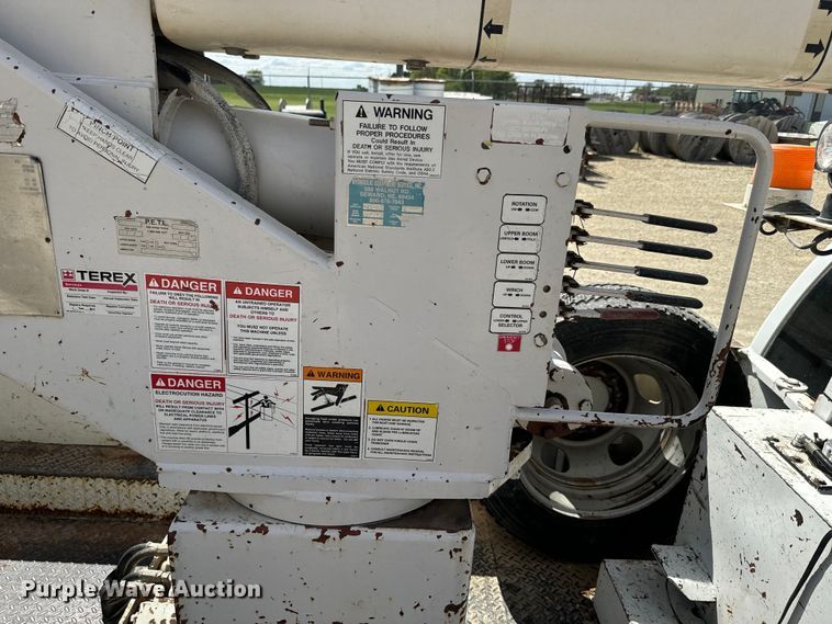 image for item EJ2792 2009 Dodge Ram 5500HD bucket truck