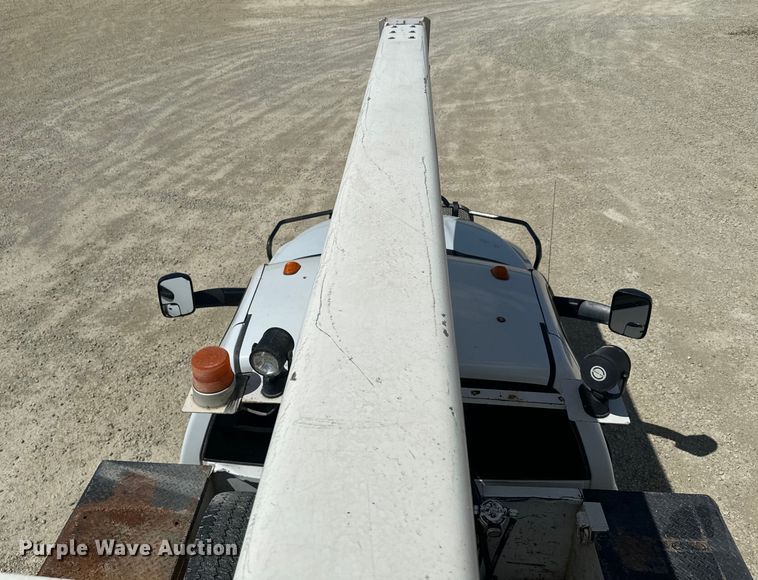 image for item EJ2792 2009 Dodge Ram 5500HD bucket truck