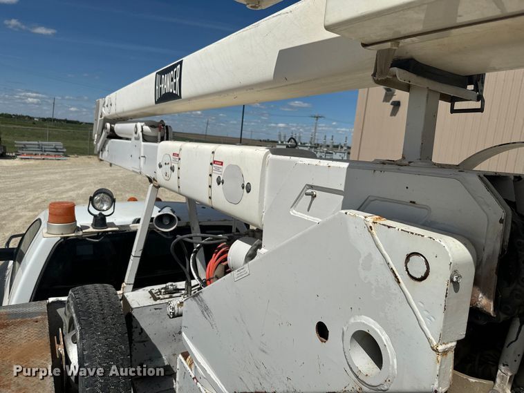image for item EJ2792 2009 Dodge Ram 5500HD bucket truck