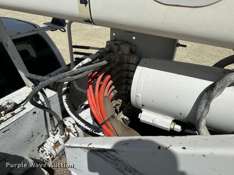 image for item EJ2792 2009 Dodge Ram 5500HD bucket truck