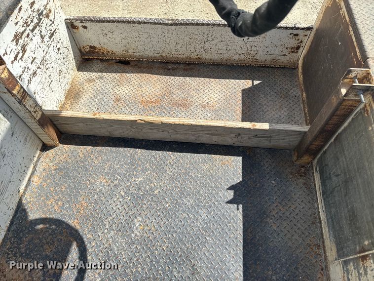 image for item EJ2792 2009 Dodge Ram 5500HD bucket truck