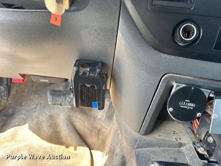 image for item EJ2792 2009 Dodge Ram 5500HD bucket truck