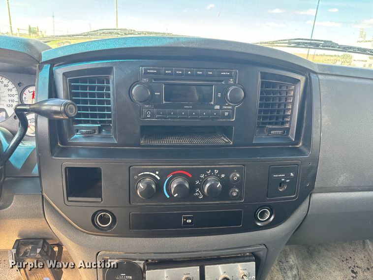 image for item EJ2792 2009 Dodge Ram 5500HD bucket truck