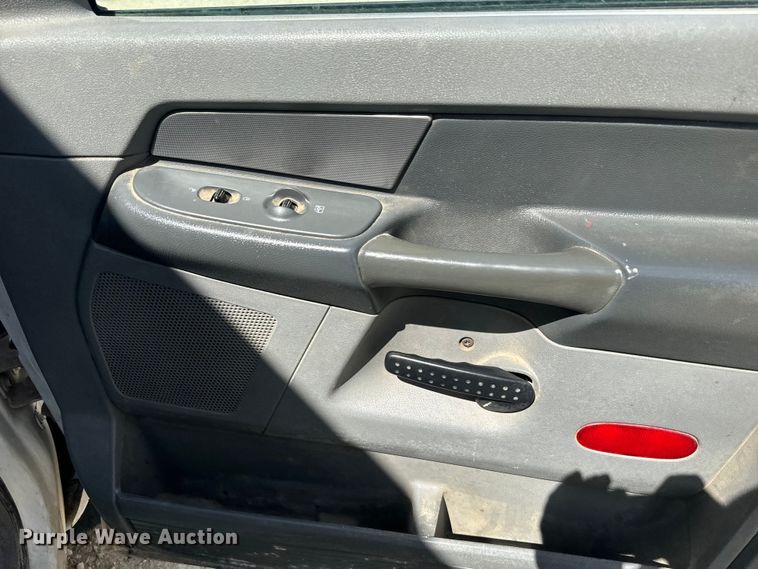 image for item EJ2792 2009 Dodge Ram 5500HD bucket truck