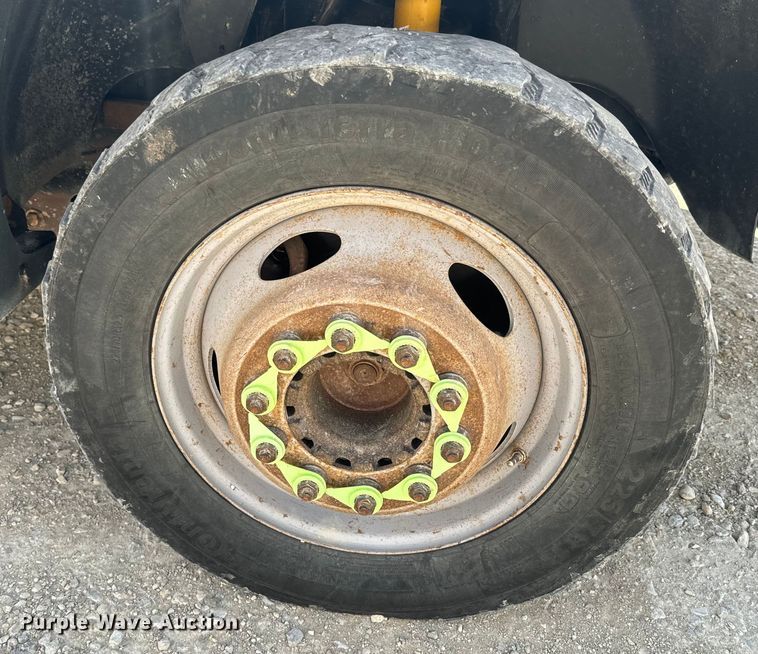 image for item EJ2792 2009 Dodge Ram 5500HD bucket truck