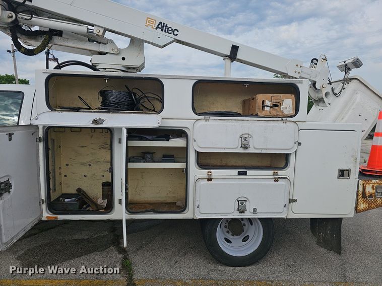 image for item EJ5371 2011 Ford F450 Super Duty bucket truck