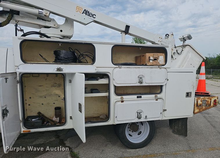 image for item EJ5371 2011 Ford F450 Super Duty bucket truck