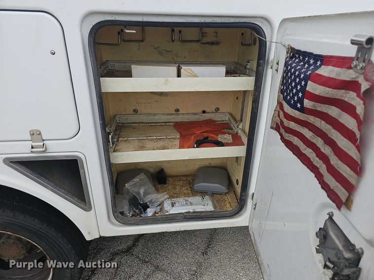 image for item EJ5371 2011 Ford F450 Super Duty bucket truck