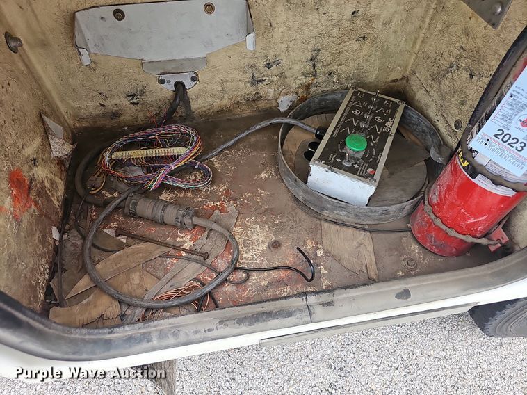 image for item EJ5371 2011 Ford F450 Super Duty bucket truck