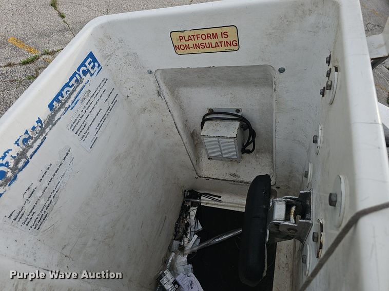 image for item EJ5371 2011 Ford F450 Super Duty bucket truck