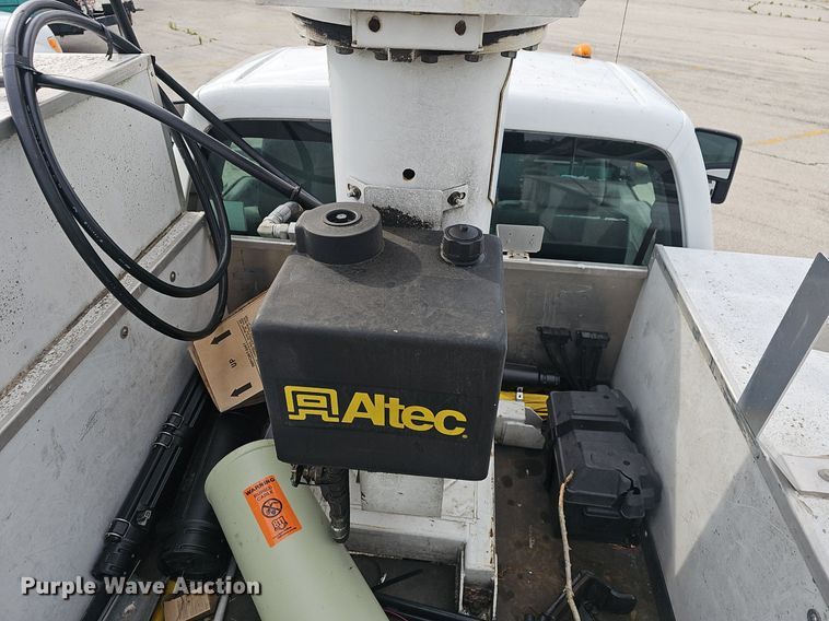 image for item EJ5371 2011 Ford F450 Super Duty bucket truck