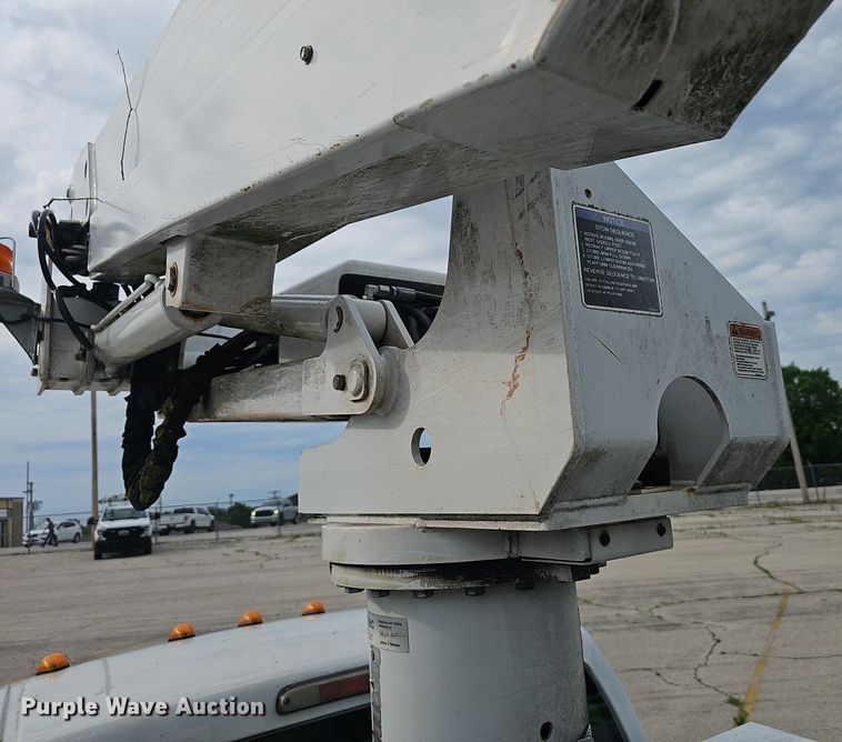 image for item EJ5371 2011 Ford F450 Super Duty bucket truck