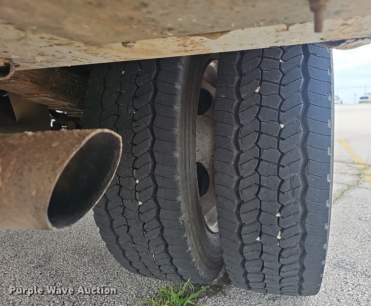 image for item EJ5371 2011 Ford F450 Super Duty bucket truck