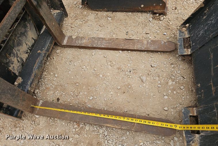 image for item EJ5373 2019 Bobcat  S70 skid steer loader