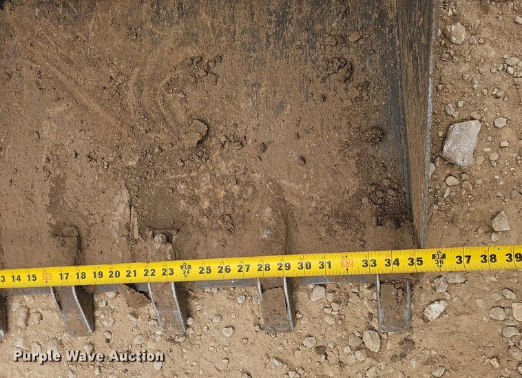 image for item EJ5373 2019 Bobcat  S70 skid steer loader