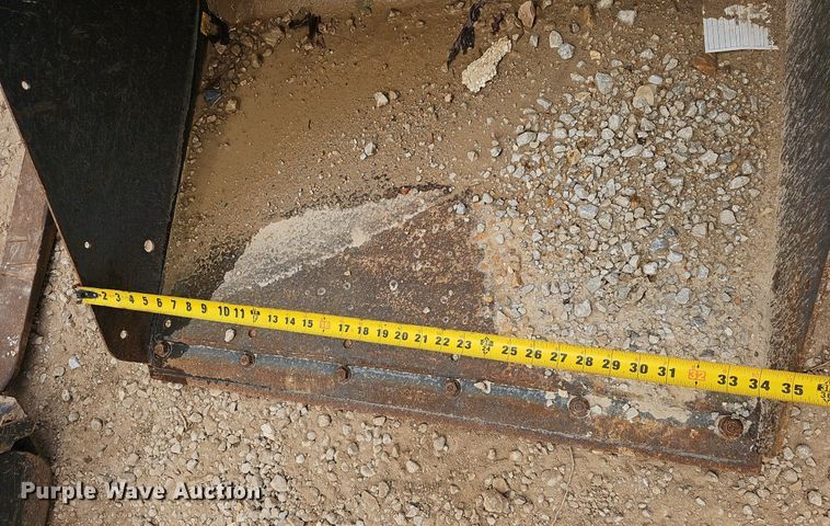 image for item EJ5373 2019 Bobcat  S70 skid steer loader