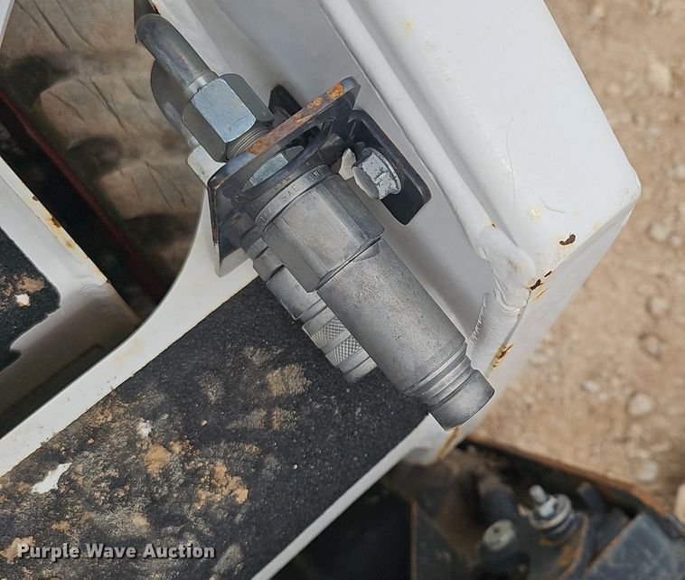 image for item EJ5373 2019 Bobcat  S70 skid steer loader