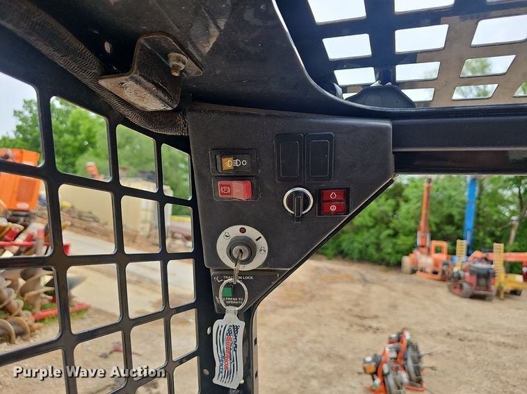 image for item EJ5373 2019 Bobcat  S70 skid steer loader