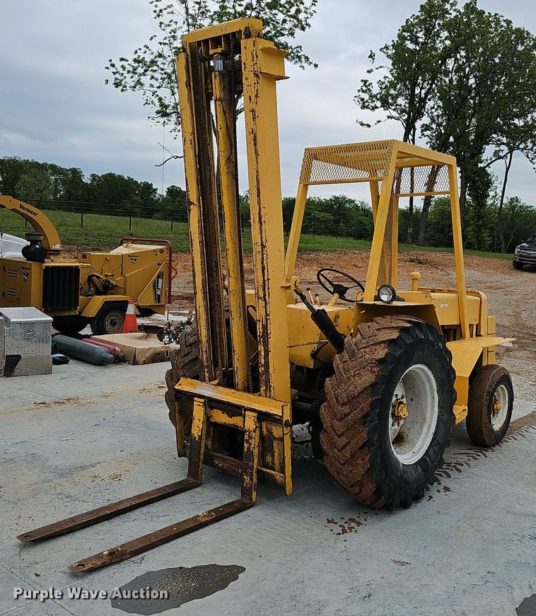 image for item EJ5384 Oliver forklift