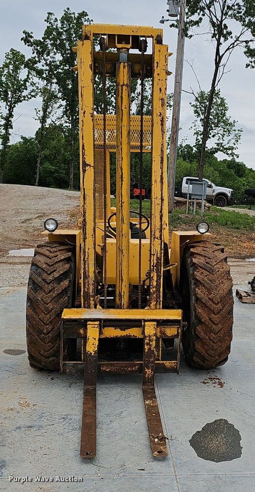 image for item EJ5384 Oliver forklift