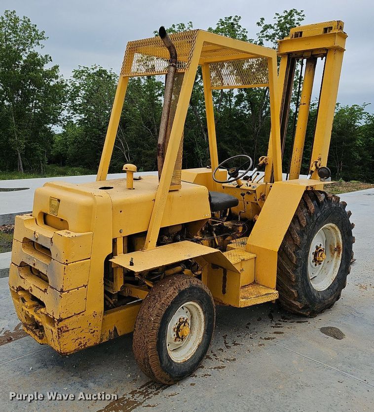 image for item EJ5384 Oliver forklift