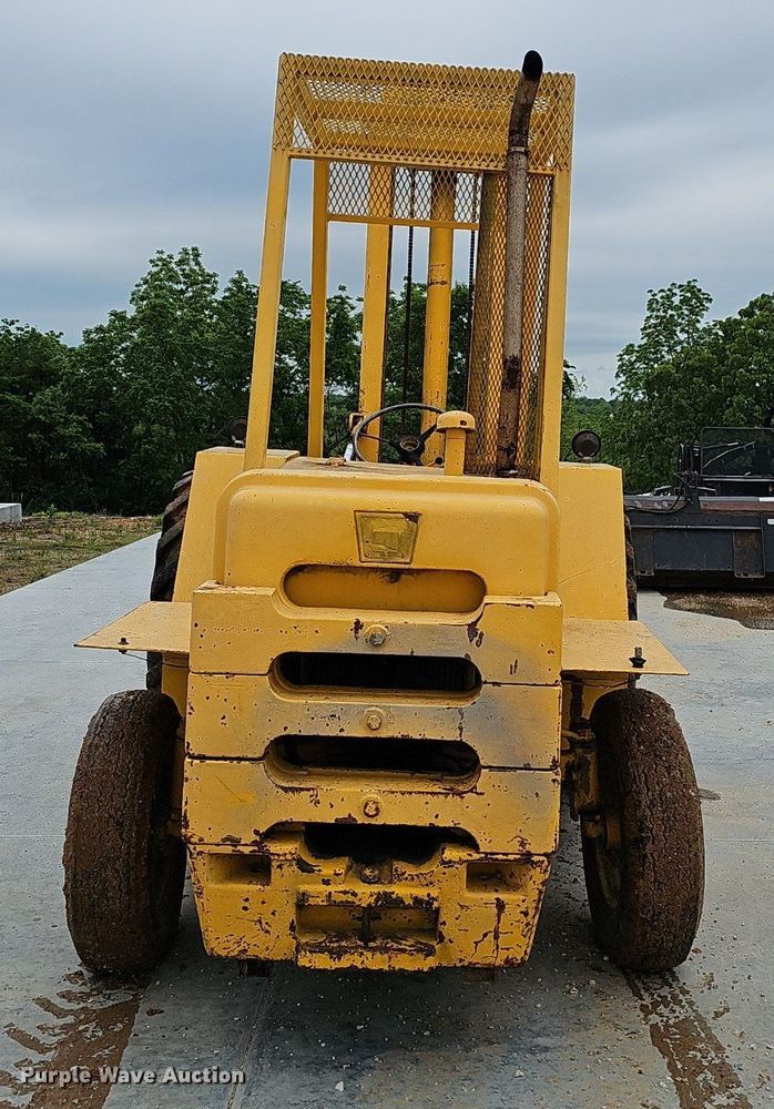 image for item EJ5384 Oliver forklift