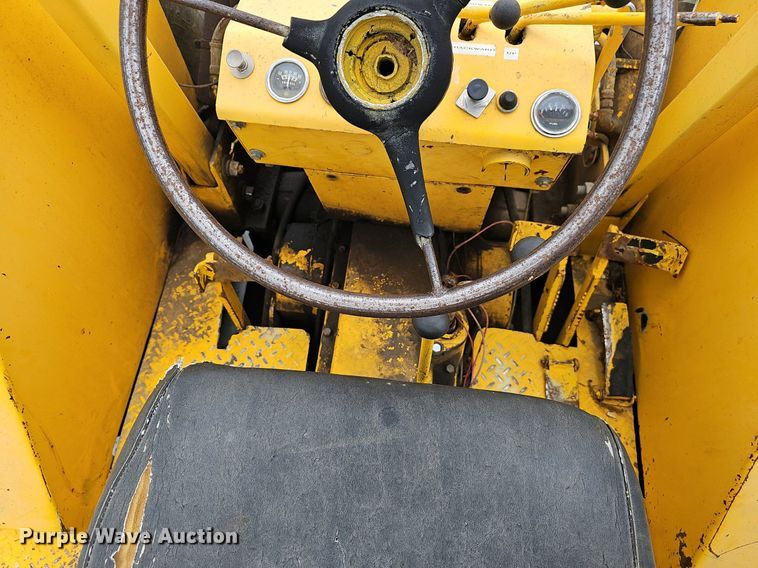 image for item EJ5384 Oliver forklift