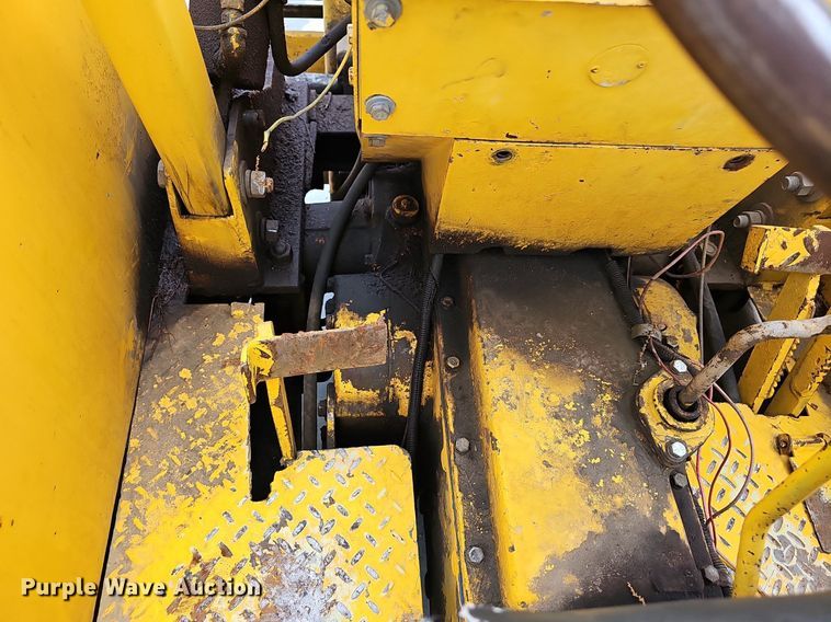 image for item EJ5384 Oliver forklift