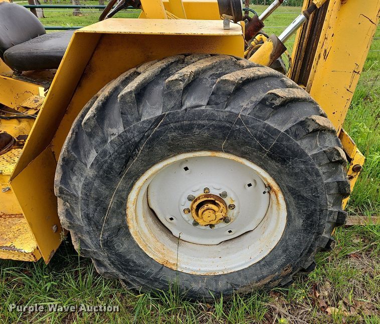 image for item EJ5384 Oliver forklift