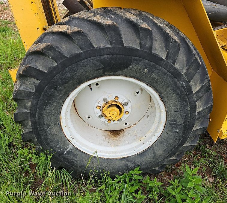 image for item EJ5384 Oliver forklift