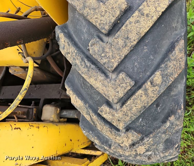 image for item EJ5384 Oliver forklift