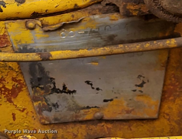 image for item EJ5384 Oliver forklift