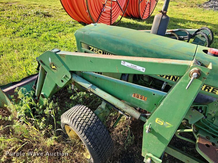 image for item EJ5389 1986 John Deere 750 MFWD tractor