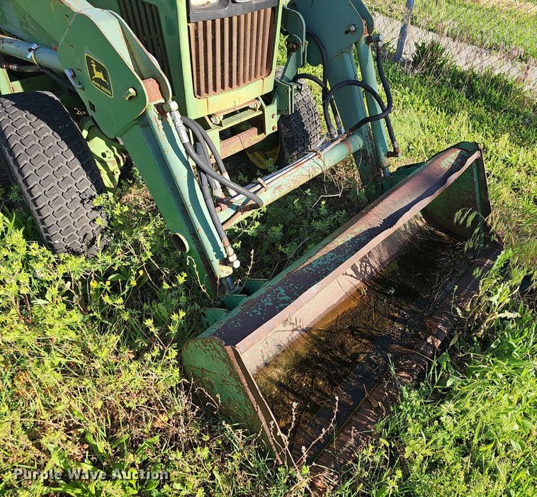 image for item EJ5389 1986 John Deere 750 MFWD tractor