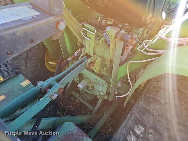 image for item EJ5389 1986 John Deere 750 MFWD tractor