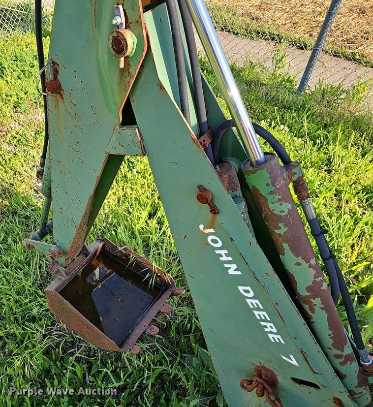 image for item EJ5389 1986 John Deere 750 MFWD tractor