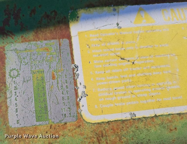 image for item EJ5389 1986 John Deere 750 MFWD tractor