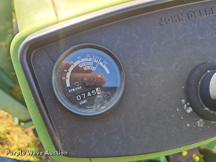 image for item EJ5389 1986 John Deere 750 MFWD tractor