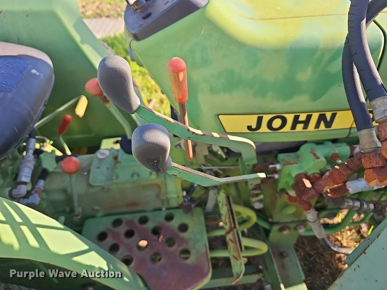 image for item EJ5389 1986 John Deere 750 MFWD tractor