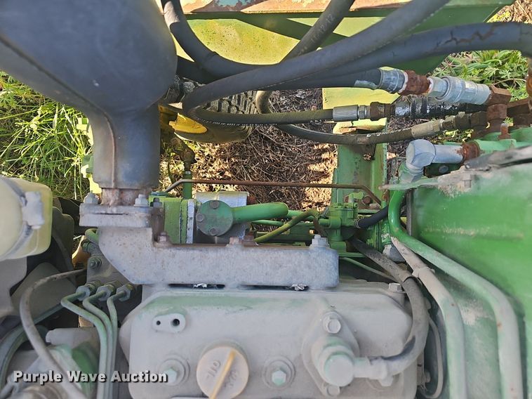 image for item EJ5389 1986 John Deere 750 MFWD tractor