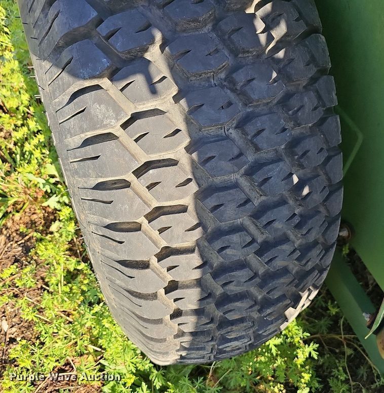 image for item EJ5389 1986 John Deere 750 MFWD tractor