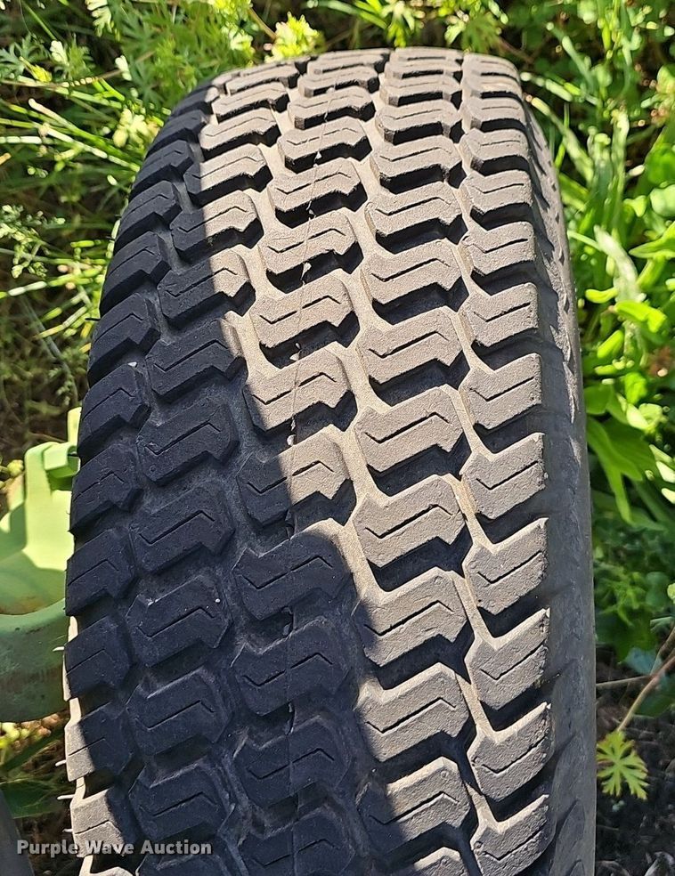 image for item EJ5389 1986 John Deere 750 MFWD tractor