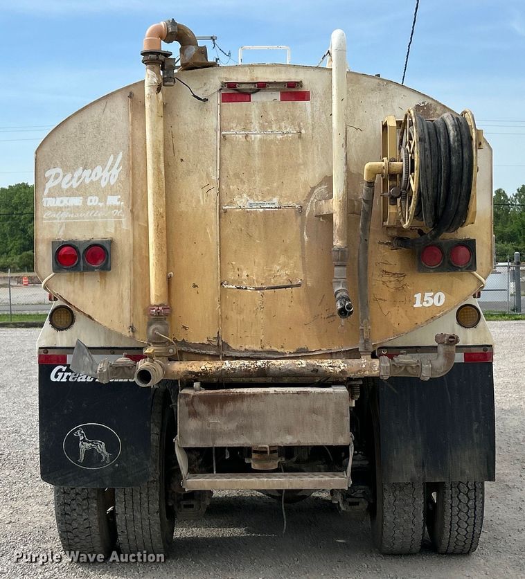 image for item EK4572 2002 Mack CH612 water truck