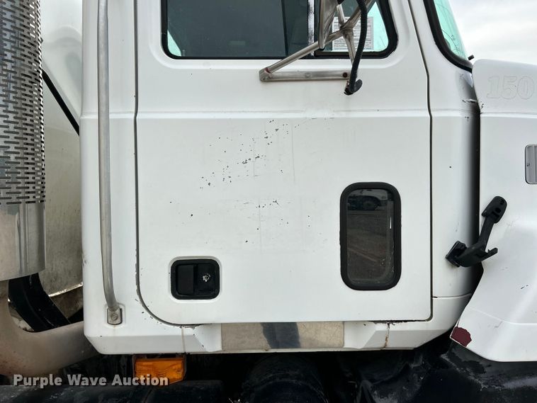 image for item EK4572 2002 Mack CH612 water truck