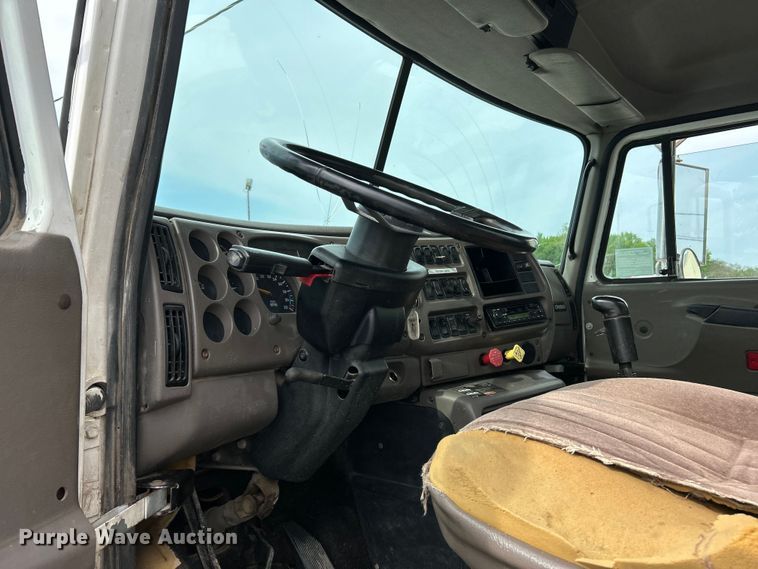 image for item EK4572 2002 Mack CH612 water truck