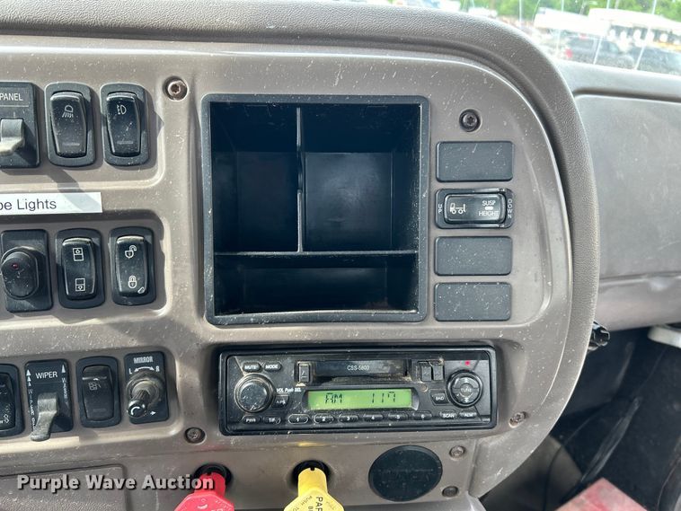 image for item EK4572 2002 Mack CH612 water truck