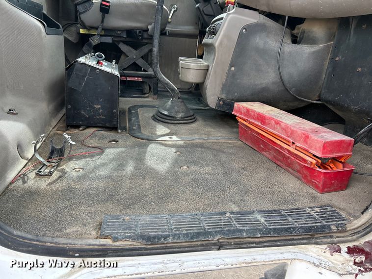 image for item EK4572 2002 Mack CH612 water truck