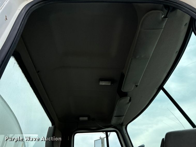 image for item EK4572 2002 Mack CH612 water truck