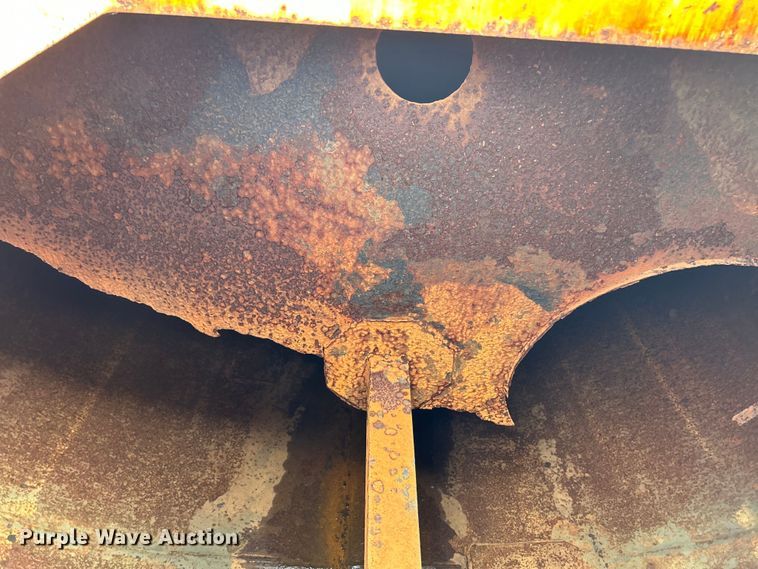 image for item EK4572 2002 Mack CH612 water truck