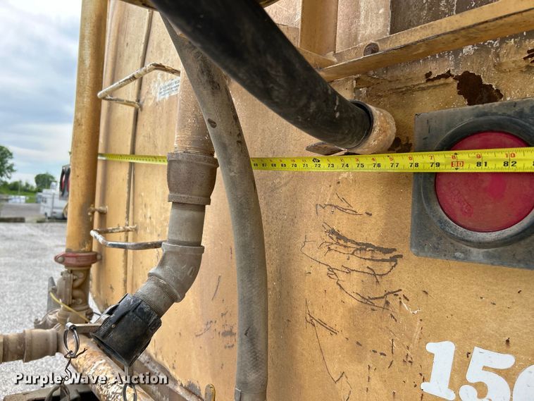 image for item EK4572 2002 Mack CH612 water truck